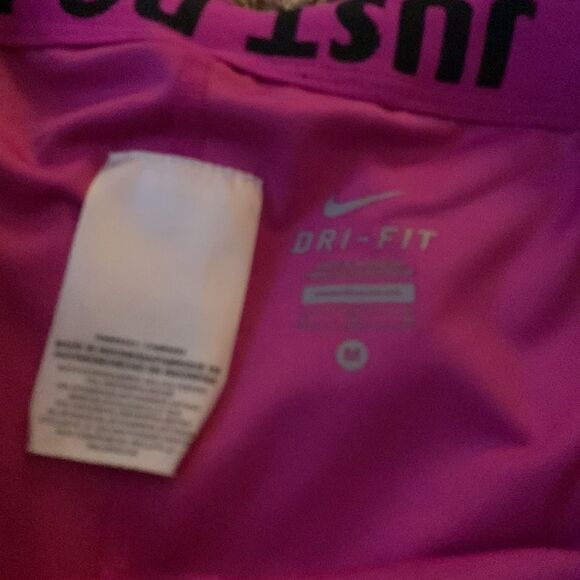 Nike black & pink shorts, size M. - Picture 2 of 4